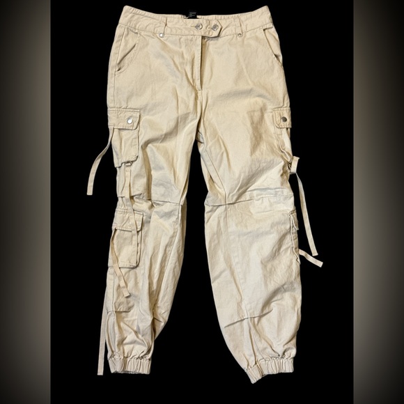 Forever 21 Pants Women’s Beige Cream Ivory Joggers Cargo Multiple pockets L - Picture 1 of 4